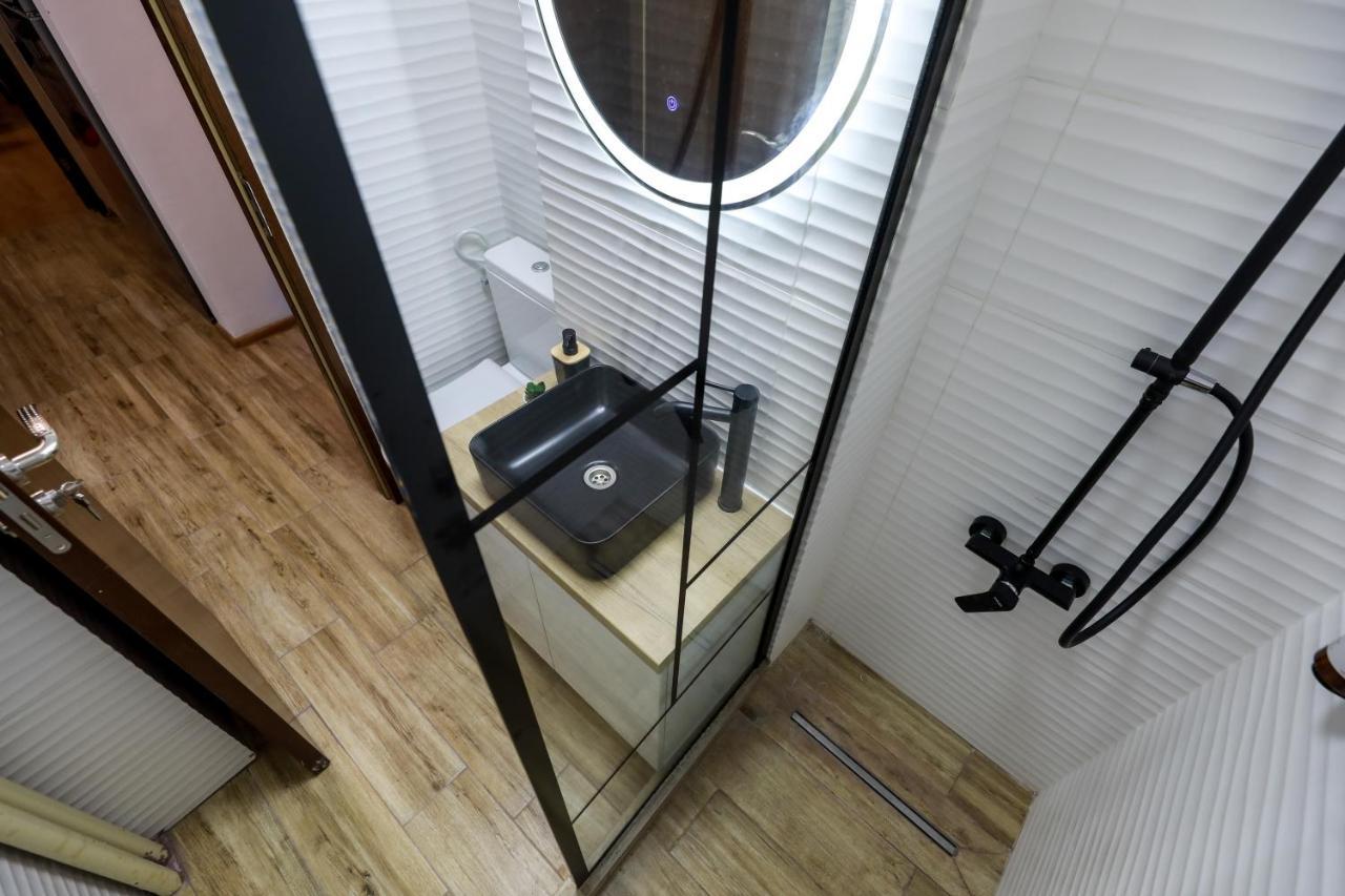 Quickspace Apartment Boekarest Buitenkant foto